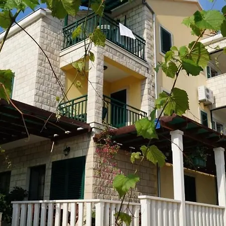 In With Sea View, Balcony, Air Conditioning, Wifi